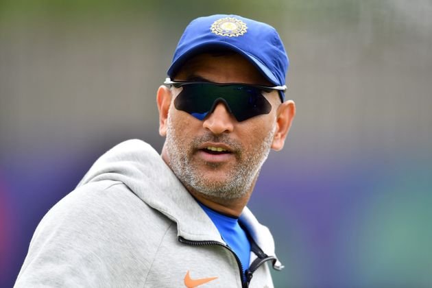 Faster Than The Best Pickpockets: Ravi Shastri On Dhoni's Wicketkeeping - SurgeZirc India