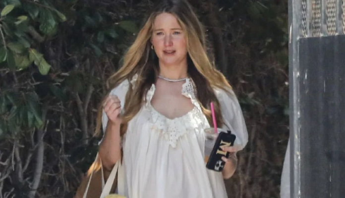 Jennifer Lawrence Wears Short Baby Doll Dress Months After Giving Birth - SurgeZirc India